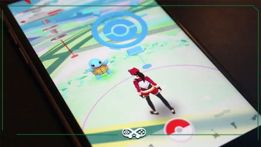 Homem captura Pidgey em Pokémon GO durante o parto de sua filha