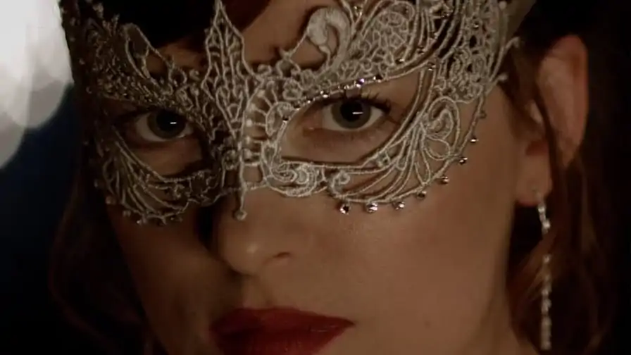 Novo trailer de ‘Cinquenta Tons Mais Escuros’ te PROVOCA sensualmente