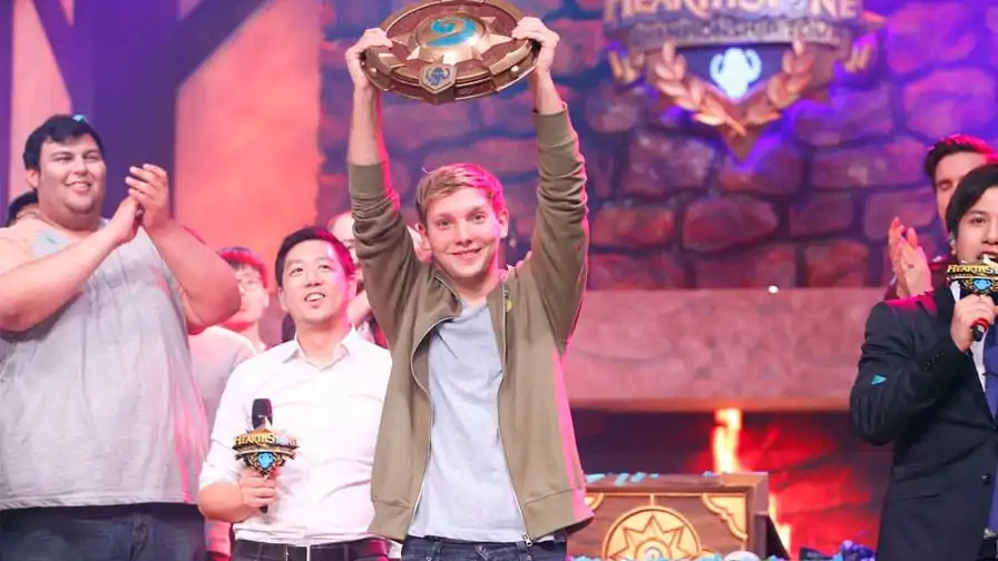 A Europa ergue a taça mais uma vez no Circuito Mundial de Hearthstone 2017
