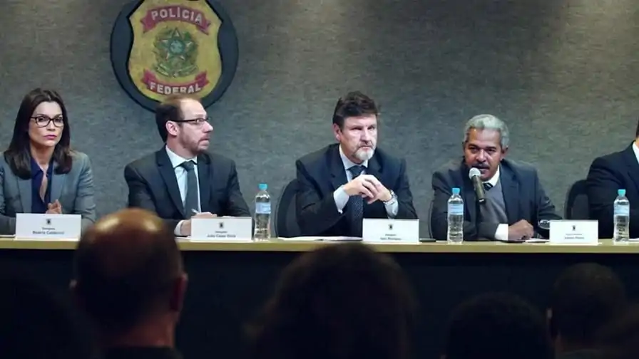 Crítica| Polícia Federal: A Lei É Para Todos é um filme que todo mundo precisa ver