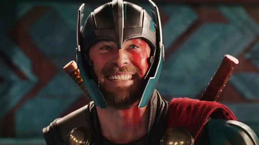 Com contrato expirado, ator diz porque quer continuar interpretando Thor no cinema