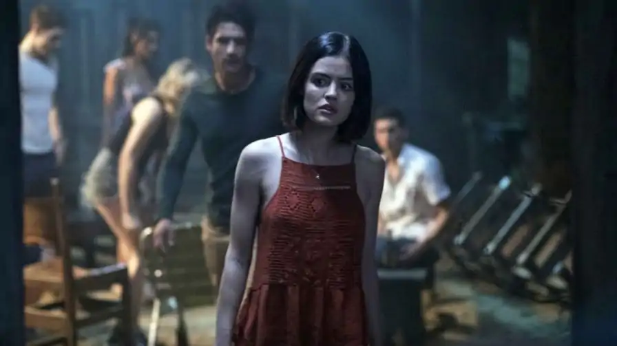 Um jogo inofensivo se transforma em uma brincadeira mortal no trailer de “Verdade ou Desafio”