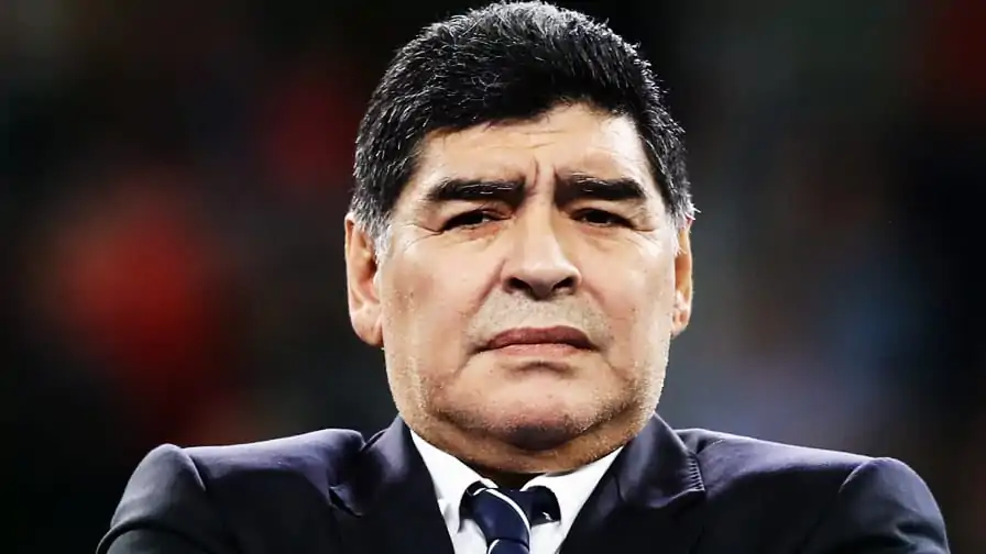 Maradona ameaça processar a EA Games por conta de erro em FIFA 18