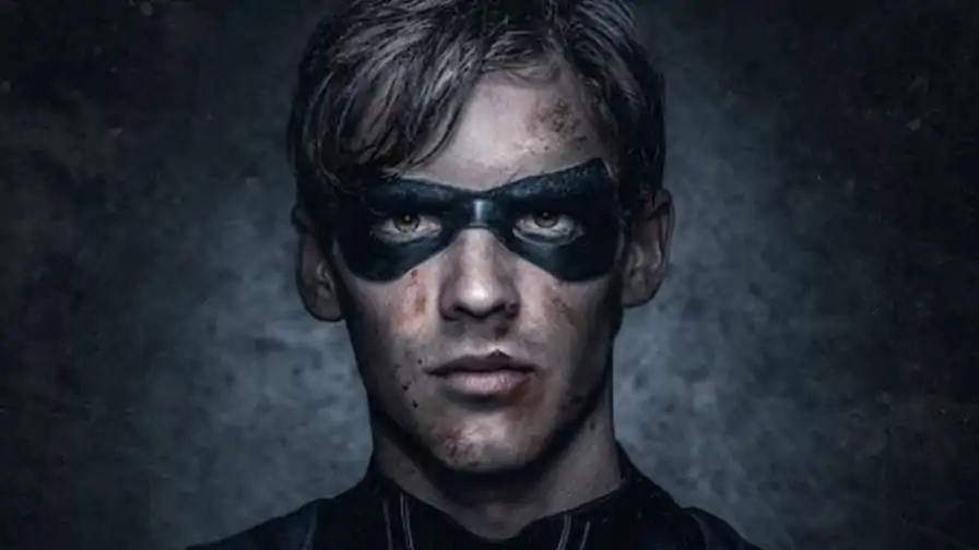 Titans: Esta é a razão de Robin dizer Fu$% the Batman no trailer da série