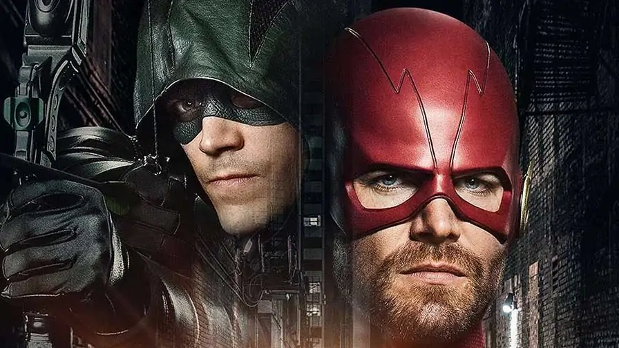 Imagens mostram Arrow, Flash e Supergirl em Gotham