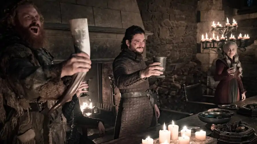 Fãs encontram copo da Starbucks em cena de Game of Thrones