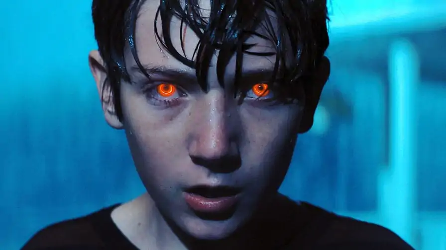 Brightburn aterroriza com cenas MUITO fortes e um Superman do MAL | Crítica