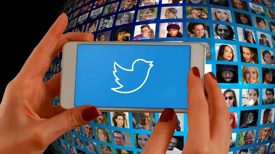 Twitter fica indisponível no mundo todo