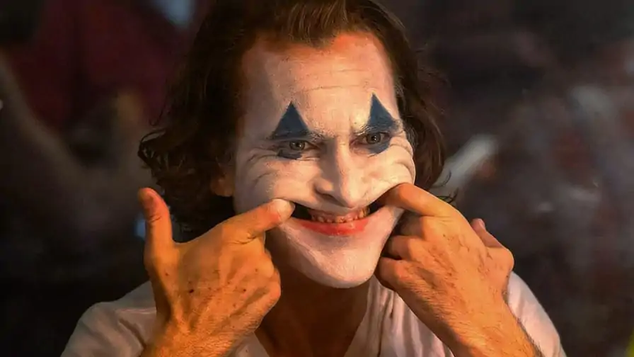 Coringa: Temos 12 diferentes risadas do vilão! Qual a sua favorita? CONFIRA