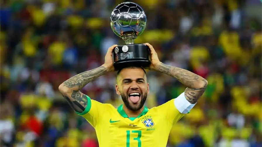Daniel Alves investe no eSports com a organização Good Crazy