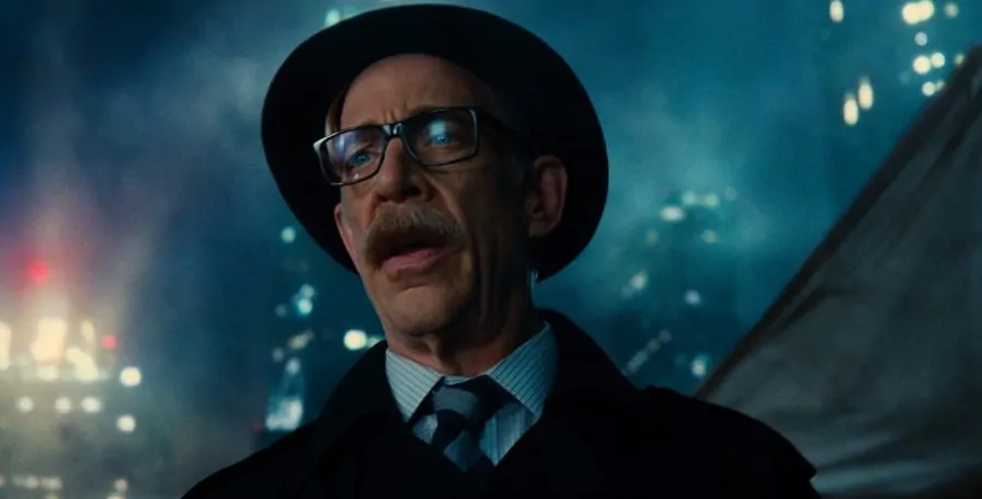 Batgirl: J.K Simmons está em negociações para reprisar o papel de Gordon em filme