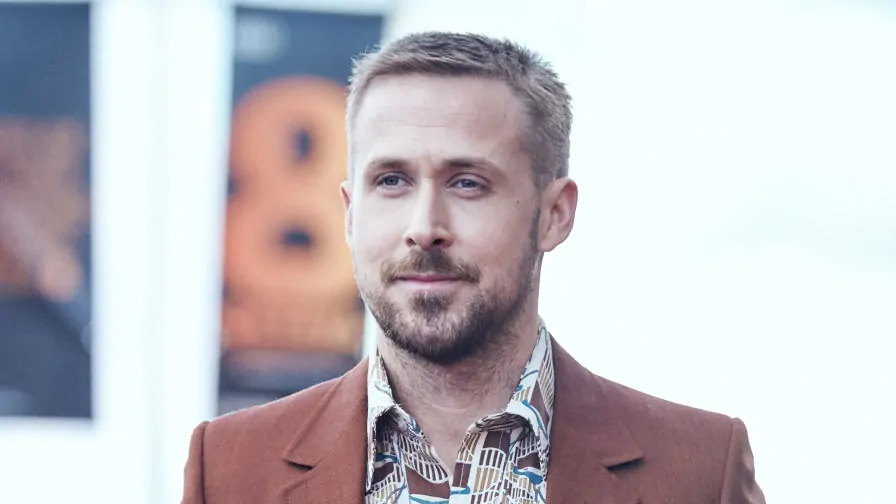 Barbie: Ryan Gosling aparece com cabelo platinado para interpretar Ken